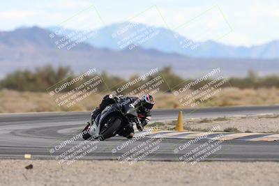 media/Nov-16-2025-Race Pace (Sun) [[8c5fa54630]]/Non Verified Riders (1st 20 Minutes)/5-Turn 15 (110pm)/